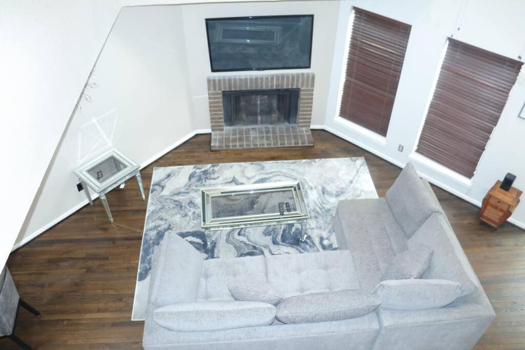 2 Bdr With Workspace & Patio In Montrose Βίλα Χιούστον Εξωτερικό φωτογραφία